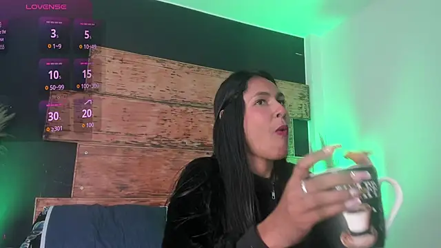 Fernanda liie  online show from 24, 6, 2026