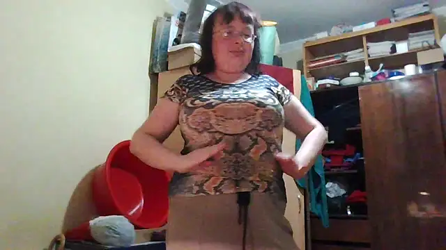 Snapshot of Queen-Elizabeth-25 chatting on 3, 3, 2025 Queen-Elizabeth-25 online show from 3, 3, 2025