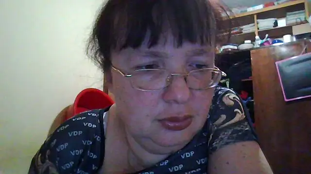 Snapshot of Queen-Elizabeth-25 chatting on 4, 3, 2025 Queen-Elizabeth-25 online show from 4, 3, 2025