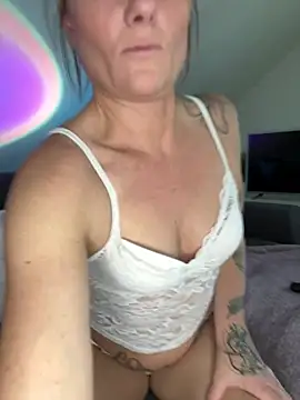 SpicyKylieFoxx online show from 24, 6, 2026