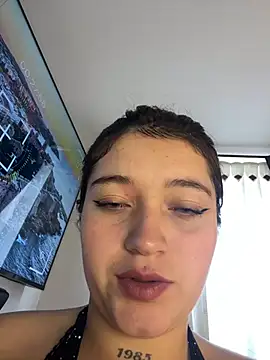 Karina Leon online show from 5, 6, 2026