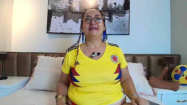 AlessandraLeroy online show from 17, 6, 2026