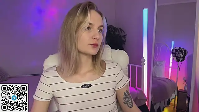 Snapshot of _Vikky_Moon_ chatting on 20, 6, 2026 Vikky Moon online show from 20, 6, 2026