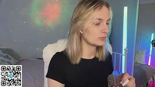 Snapshot of _Vikky_Moon_ chatting on 21, 6, 2026 Vikky Moon online show from 21, 6, 2026