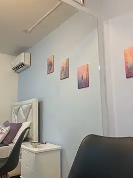 SophiaQueens online show from 4, 6, 2026