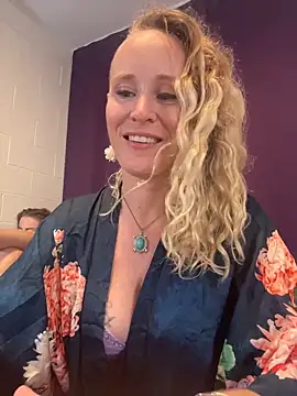 SusieandLacey online show from 14, 6, 2026