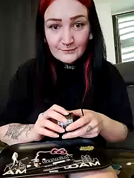 TiffiChantiT2 online show from 10, 5, 2026