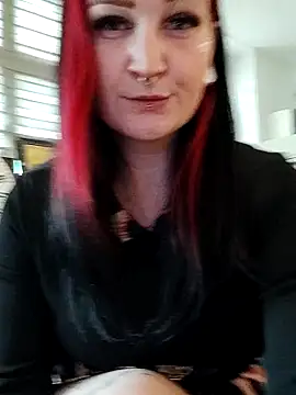 TiffiChantiT2 online show from 15, 5, 2026