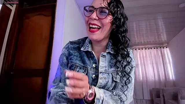 mia velvet1 online show from 17, 6, 2026