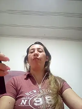Snapshot of melany-92xxx chatting on 4, 4, 2026 melany-92xxx online show from 4, 4, 2026