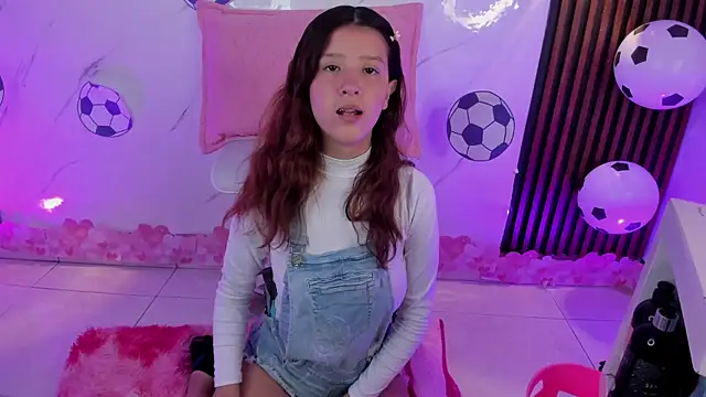 Snapshot of Sophie_joyy chatting on 18, 6, 2026 Sophie joyy online show from 18, 6, 2026