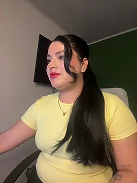 pareja curiosa19 online show from 10, 6, 2026