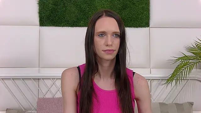 Snapshot of TaraHarris chatting on 9, 6, 2026 TaraHarris online show from 9, 6, 2026