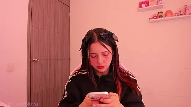 ImBunnyNova online show from 15, 6, 2026
