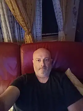 Alexis Bull online show from 6, 6, 2026