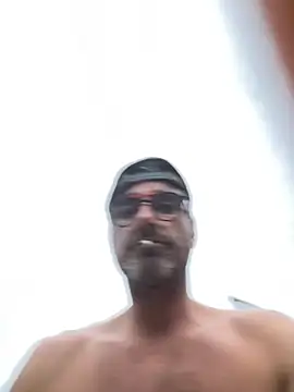 Chouillax online show from 3, 10, 2025