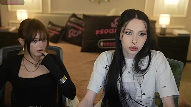 VivianSweet  online show from 6, 6, 2026