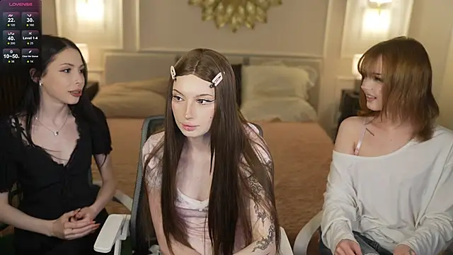 VivianSweet  online show from 9, 6, 2026