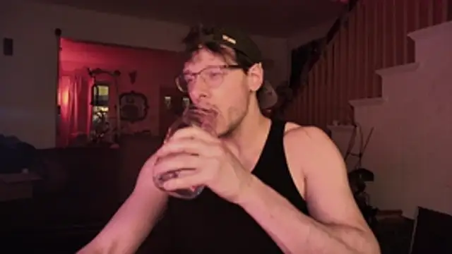 Snapshot of MasterDaddyCool chatting on 8, 5, 2026 MasterDaddyCool online show from 8, 5, 2026