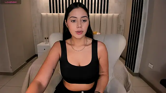 Snapshot of AmbarJames_ chatting on 3, 6, 2026 AmbarJames online show from 3, 6, 2026