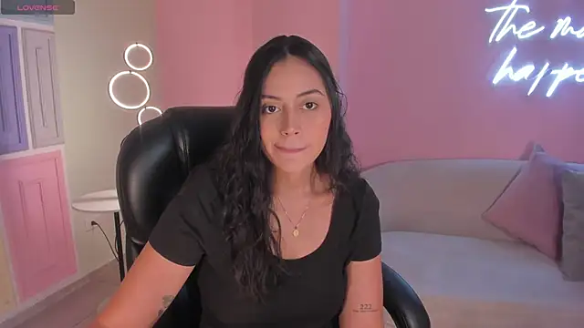 Snapshot of AmbarJames_ chatting on 10, 6, 2026 AmbarJames online show from 10, 6, 2026