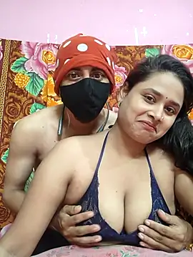 Seducing couple online show from 16, 6, 2026