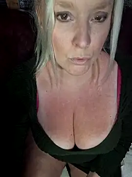 Bouncy-Bella28X online show from 3, 6, 2026