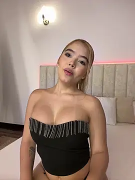 Mia Roswell online show from 19, 6, 2026