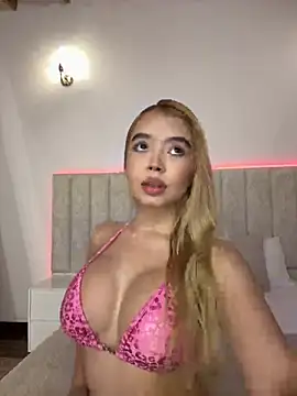 Mia Roswell online show from 26, 6, 2026