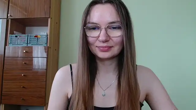 LooveELLYx online show from 5, 6, 2026