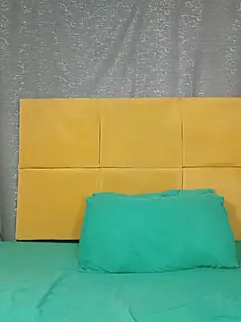 HugeTitisxx online show from 18, 6, 2026