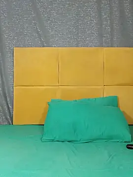HugeTitisxx online show from 22, 6, 2026