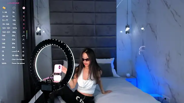 Nelly Kimm online show from 19, 6, 2026
