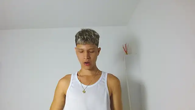 Twinkcock22 online show from 17, 6, 2026