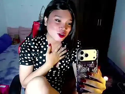 Urassiansweetcummer online show from 17, 6, 2026
