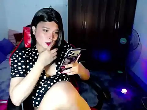 Urassiansweetcummer online show from 18, 6, 2026