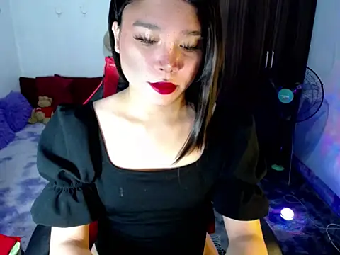 Urassiansweetcummer online show from 21, 6, 2026