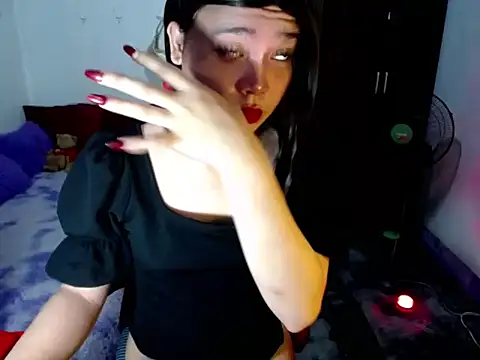 Urassiansweetcummer online show from 23, 6, 2026