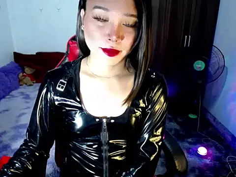 Urassiansweetcummer online show from 27, 6, 2026