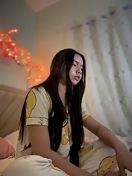 Naughtychen18 online show from 9, 6, 2026