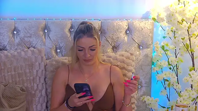 Izabellle02 online show from 8, 6, 2026
