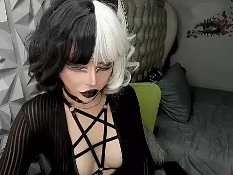 janecomander online show from 12, 6, 2026