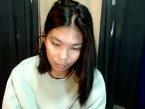 Snapshot of laura_leeforever chatting on 5, 6, 2026 laura leeforever online show from 5, 6, 2026