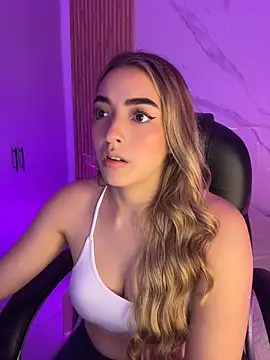 KYLIE JONES6 online show from 19, 6, 2026