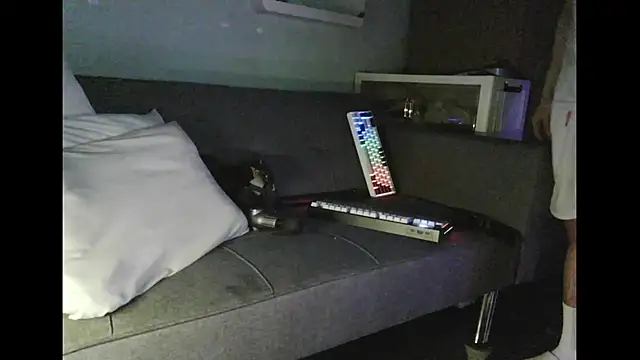 boyhigh1997 online show from 2, 6, 2026