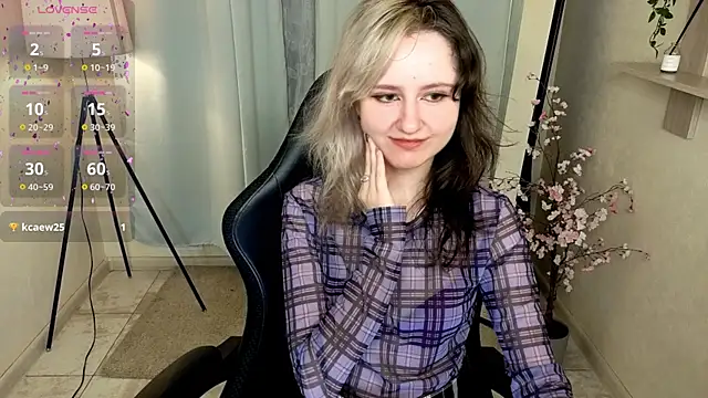 girl next doorr online show from 28, 6, 2026
