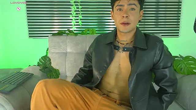 CamiiGuzmanX online show from 18, 6, 2026