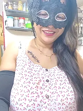 Queen Nightt online show from 10, 6, 2026