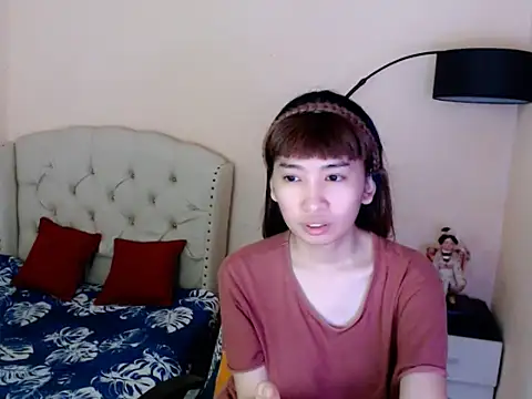 ShantalFoxxy  online show from 14, 6, 2026