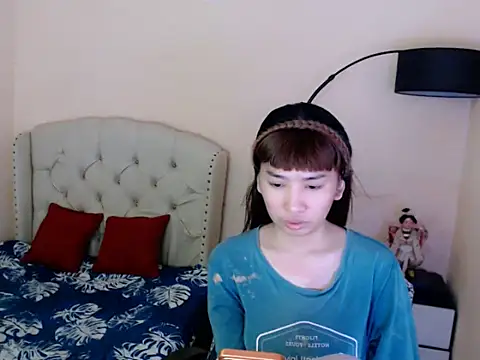 ShantalFoxxy  online show from 18, 6, 2026